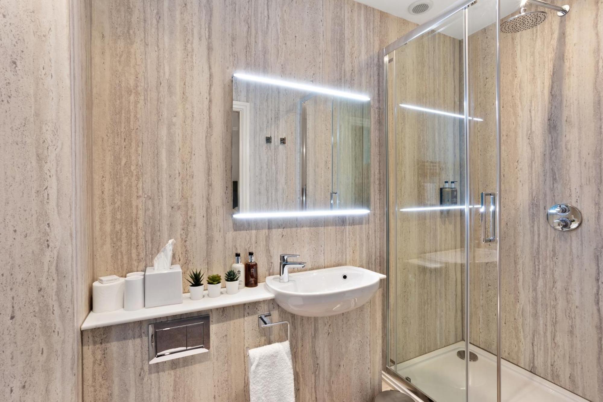 Fountains Guest House - Harrogate Stays Buitenkant foto