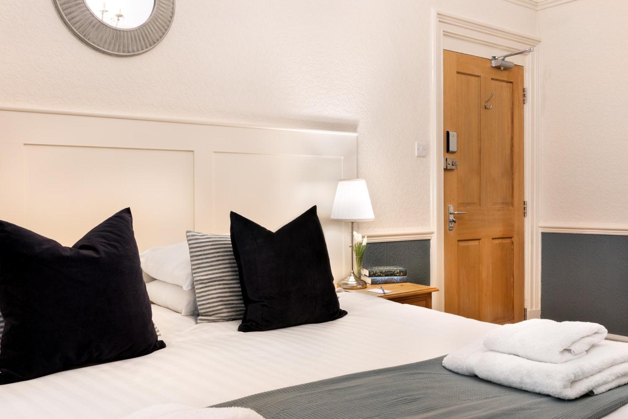 Fountains Guest House - Harrogate Stays Buitenkant foto